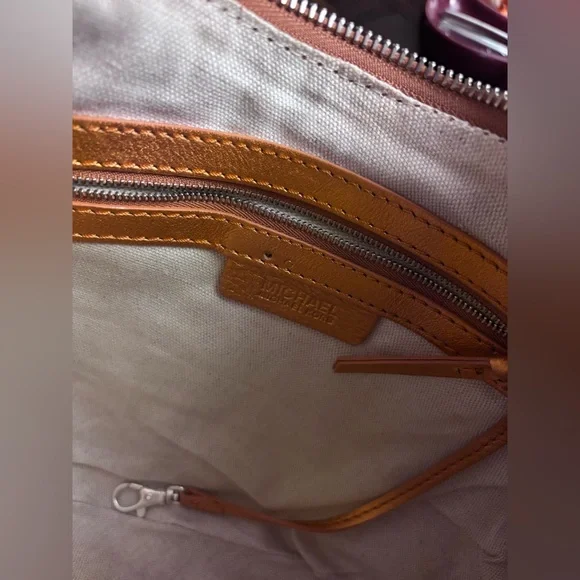 Michael Kors Shedron studded Suede Hobo Bag🧡🤩 - Picture 8 of 11